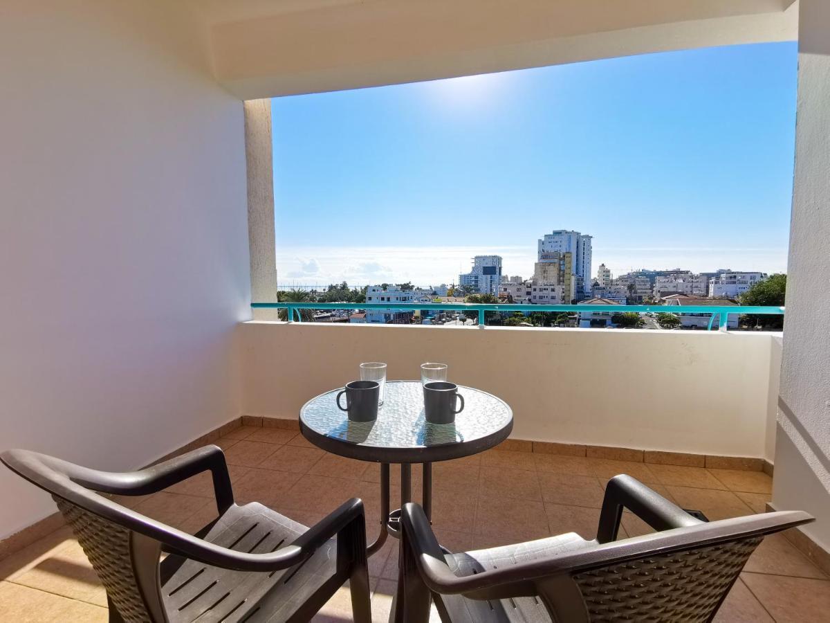 Off Course Seaview Apartment Larnaca Exteriör bild